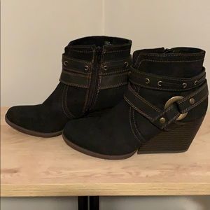 Maurice’s western-like booties